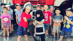 Краснояружские детсадовцы посетили пожарно-спасательную часть с экскурсией