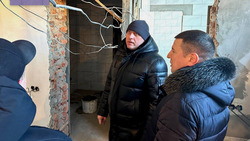 Глава администрации Ракитянского района проверил ход ремонта ЦКР посёлка Пролетарский