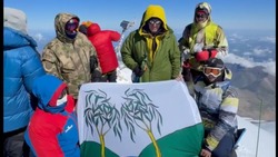 Начальник ракитянского управления физкультуры и спорта обратился к  землякам с вершины Эльбруса