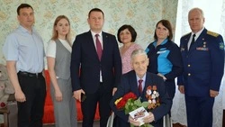 Глава администрации Краснояружского района встретился с участником Великой Отечественной войны 