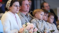 Вячеслав Гладков рассказал о рождении около 700 детей в многодетных семьях в 2025 году