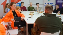 Жители Краснояружского района встретились с участники СВО