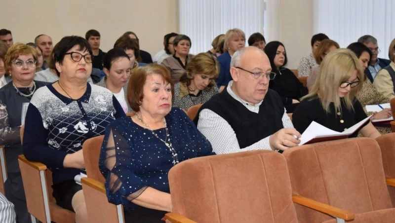 Глава Ракитянского муниципального округа Виктория Мовчан провела заседание коллегии