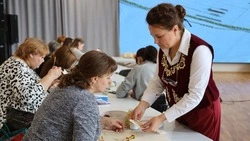 Ракитянский мастер по золотному шитью провела мастер-класс в Белгороде