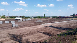Ракитянские власти приступили к реконструкции школьного стадиона в селе Дмитриевка 