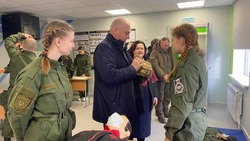 Глава администрации Ракитянского района Анатолий Климов посетил стрелковый тир