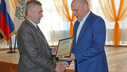 Анатолий Климов поздравил ракитянцев с Днём работников ЖКХ и бытового обслуживания