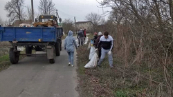 Жители Краснояружского района очистили от мусора урочище «Красный лес»