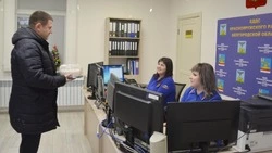 Руководитель Краснояружского округа поздравил с Новым годом сотрудников экстренных служб