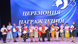 Краснояружские педагоги принимали поздравления с профессиональным праздником
