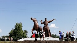 Новая скульптурная группа появилась Новооскольском округе