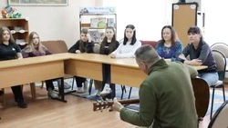 Школьники Краснояружского округа пообщались с военнослужащими