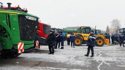 Специалисты начали технический осмотр сельскохозяйственной техники