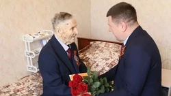 Власти Краснояружского округа навестили ветеранов