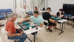 Краснояружцы приняли участие в соревнованиях по длинным нардам