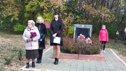 Краснояружцы почтили память погибших восьми девушек-минёров