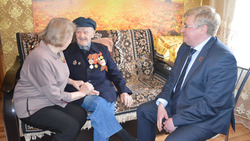 Андрей Миськов поздравил краснояружских ветеранов с Днём защитника Отечества