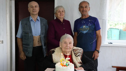 Власти Ракитянского района поздравили жительницу муниципалитета с 95-летием