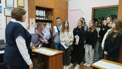 Краснояружские школьники побывали на экскурсии в местном отделе ЗАГС