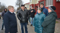 Андрей Миськов проверил капремонт МКД в Красной Яруге вместе с жильцами