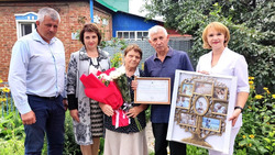 Ракитянские власти поздравили супругов Путивцевых с 60-летием совместной жизни