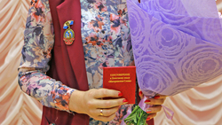 Три жительницы Ракитянского района получили Почётный знак «Материнская слава»