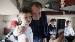 Вячеслав Гладков проводил 600 белгородских детей из приграничных районов в крымские лагеря 