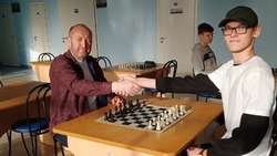 Краснояружец занял первое место в соревнованиях по шахматам