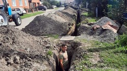 Специалисты предприятия «Белоблводоканал» заменили аварийный участок водопровода в Ракитном