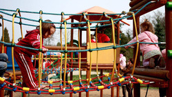 Ракитянские власти обустроят в районе 14 новых детских игровых площадок