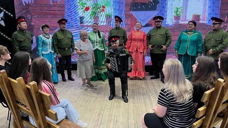 Краснояружцы приняли участие во фольклорной встрече