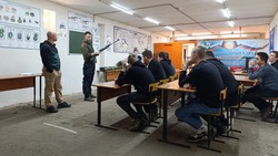 Ракитянские студенты побывали в районном стрелковом клубе ДОСААФ 