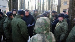 Вячеслав Гладков вновь приехал к белгородским мобилизованным в воинские части 