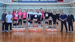 Краснояружцы приняли участие в новогоднем волейбольном турнире