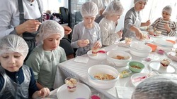 Ракитянцы посетили кондитерский мастер-класс 