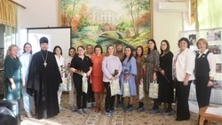 Ракитянское управление культуры и совет женщин провели встречу с будущими мамами