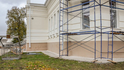 Власти Ракитянского района проверили ход ремонта здания школы искусств