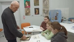 Краснояружский художник провёл мастер-класс для учеников Центра дополнительного образования