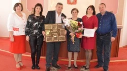 Власти поздравили краснояружскую семью с золотой свадьбой