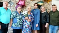 Власти поздравили ракитянку с 95-летием