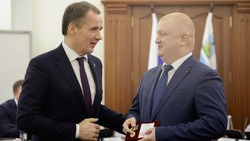 Министр здравоохранения Белгородской области получил медаль от Минобороны РФ 