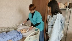 Специалисты Ракитянского комплексного центра рассказали о школе родственного ухода