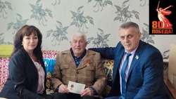 Краснояружские труженики тыла получили юбилейные медали к 80-летию Великой Победы