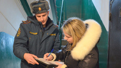 Сотрудники МЧС напомнили жителям Краснояружского района о пожарной безопасности