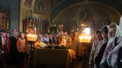 Епископ Губкинский и Грайворонский Софроний возглавил крестный ход в Ракитном