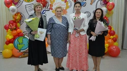Власти Краснояружского района поздравили учителей с профессиональным праздником