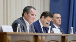 Вячеслав Гладков провёл совещание с директорами школ насчёт организации 2023/2024 учебного года 