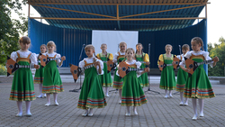 Артисты Дома культуры из Графовки выступили с концертом в Красной Яруге