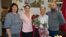 Власти муниципалитета поздравили краснояружца с 90-летием