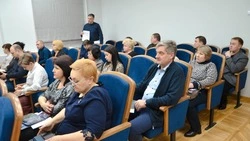 Глава администрации Краснояружского района провёл расширенное совещание